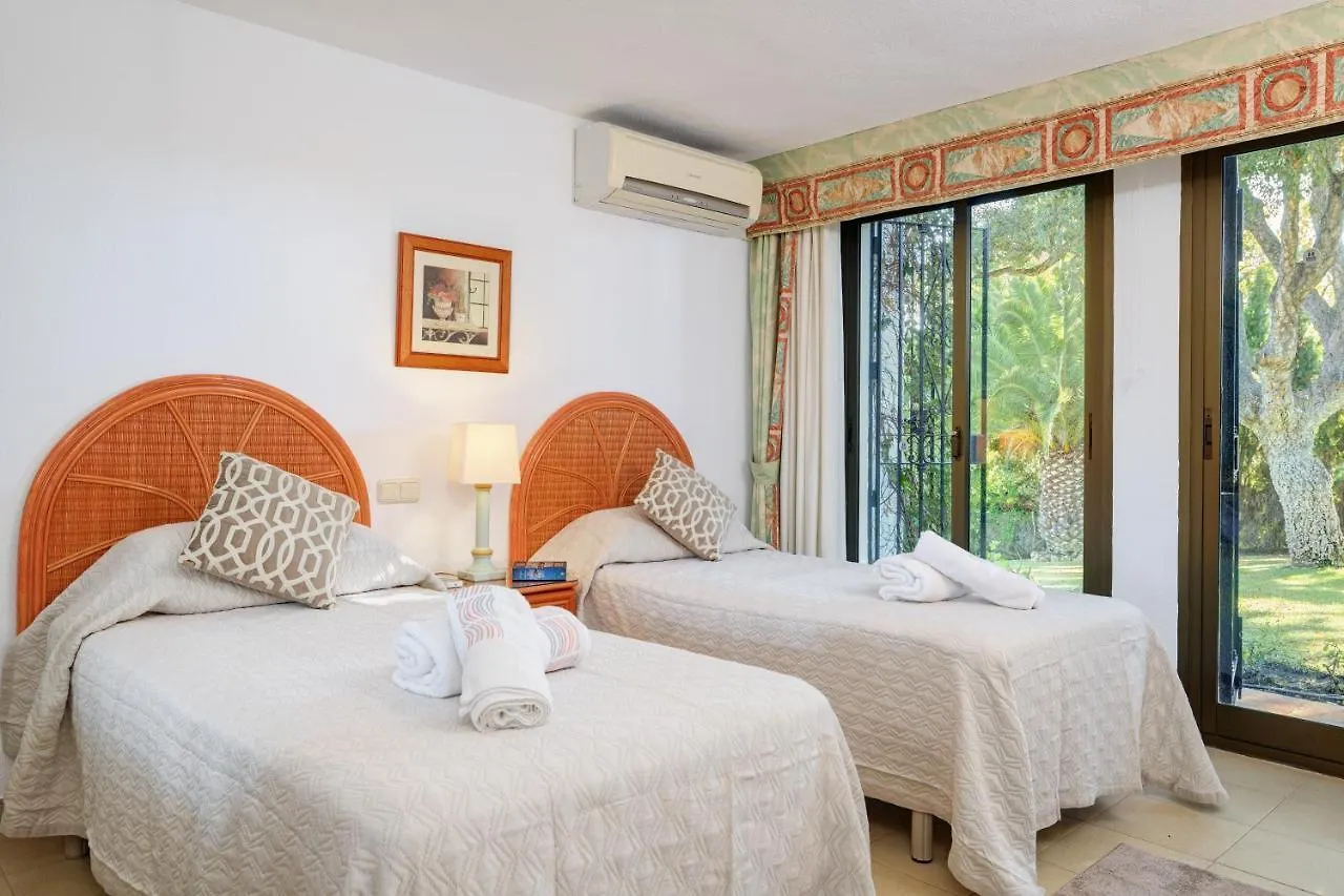 Villa With Private Pool And Garden In Marbella 0*,  İspanya